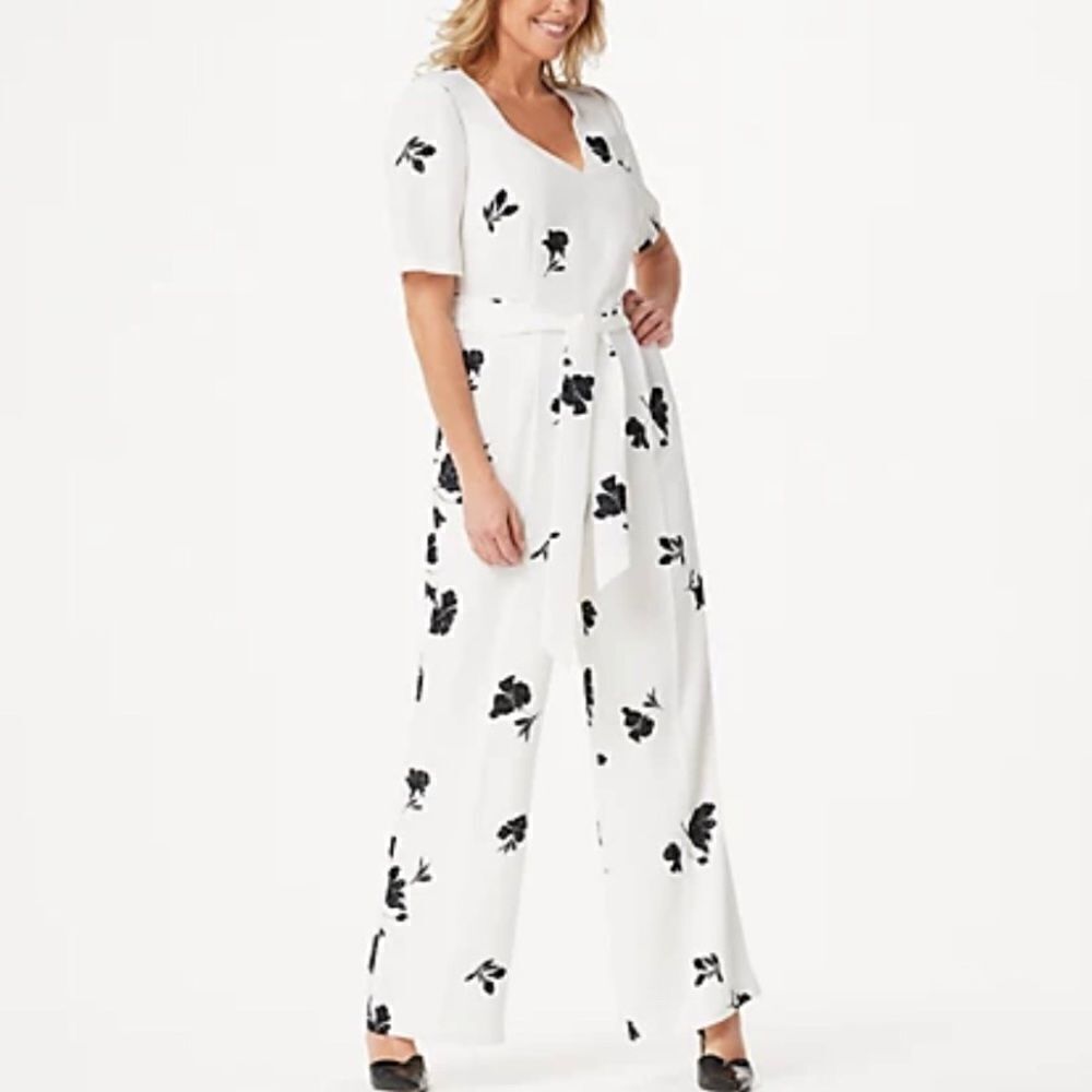 Vince Camuto Elbow-Sleeve Flower Printed Jumpsuit